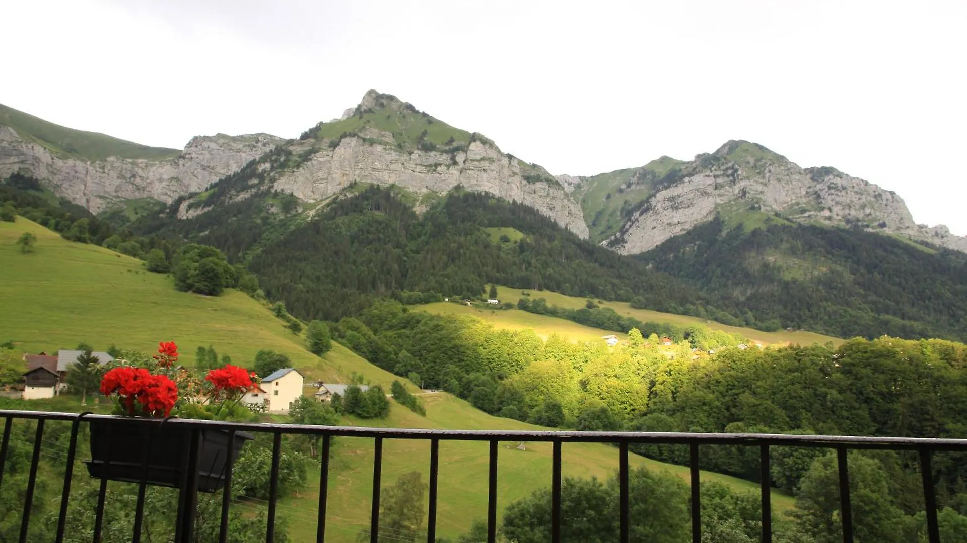 Chalet La Tournette Montmin 0*,